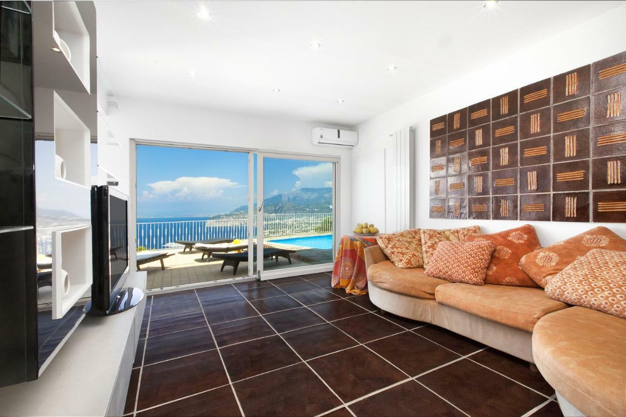 Amore Rentals - Casa Augusta A Сорренто Экстерьер фото