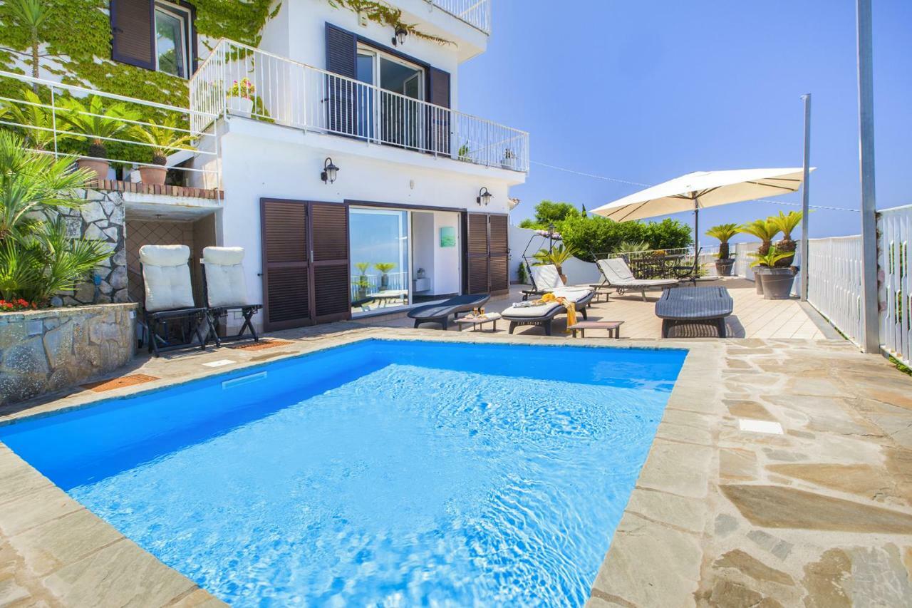 Amore Rentals - Casa Augusta A Сорренто Экстерьер фото