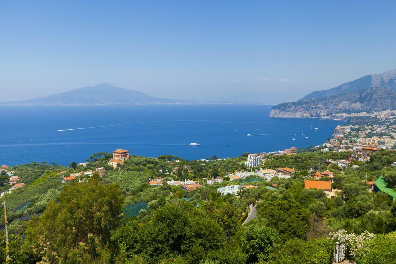 Amore Rentals - Casa Augusta A Сорренто Экстерьер фото