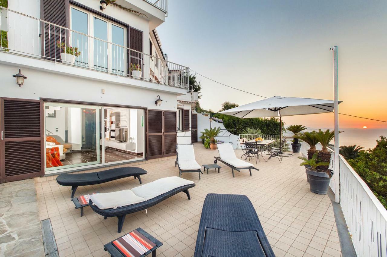 Amore Rentals - Casa Augusta A Сорренто Экстерьер фото