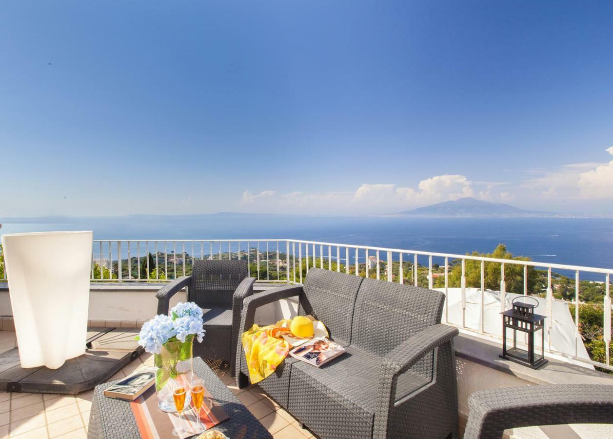 Amore Rentals - Casa Augusta A Сорренто Экстерьер фото